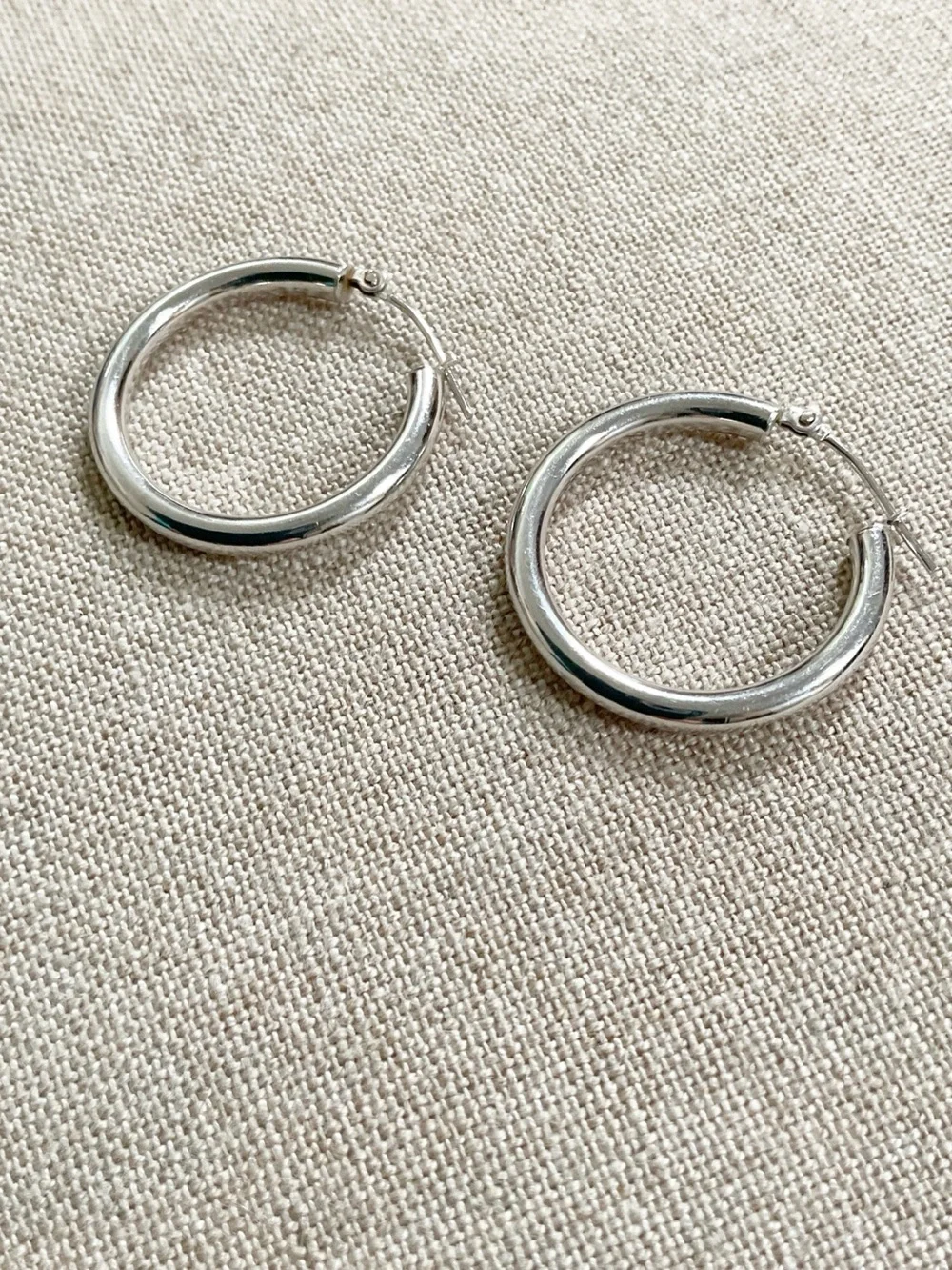 14K White Gold Hoop Earrings 25mm 1” Tubular Hoops Israel 1.73g - Picture 2 of 10